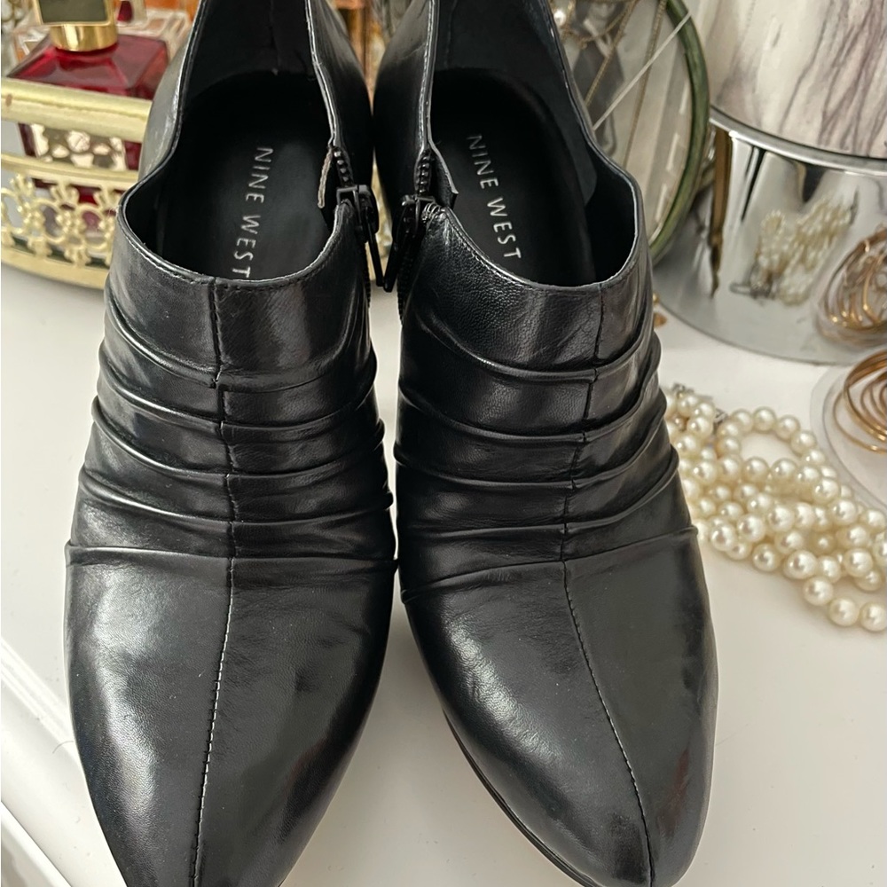 Nine West Black Leather High heel Ankle Boots Bootie shoes Size 7